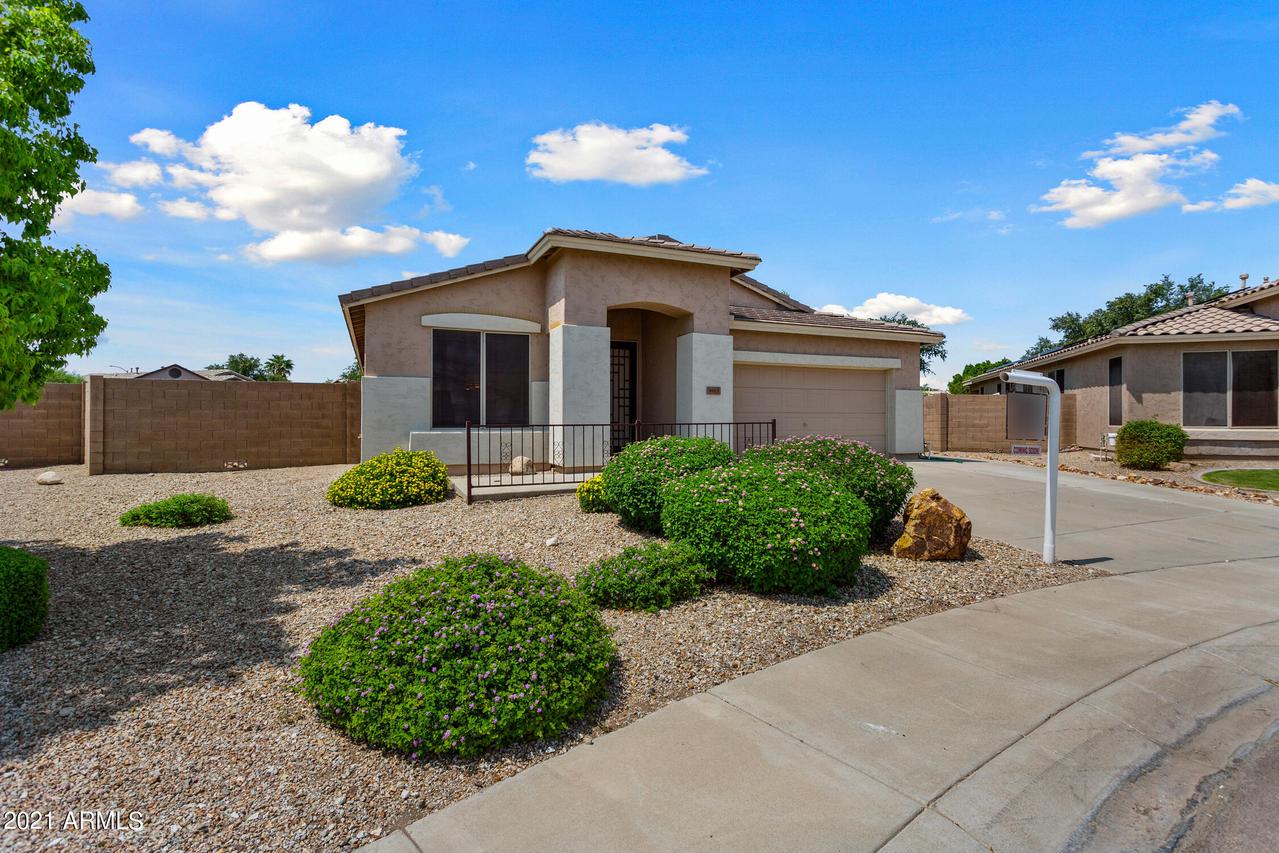 9463 W Clara Ln., Peoria, AZ 85382