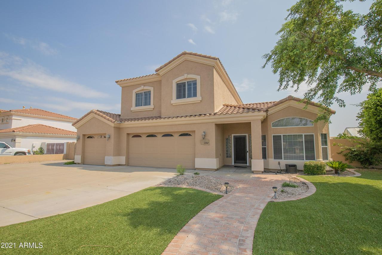 2747 E Laurel St., Mesa, AZ 85213