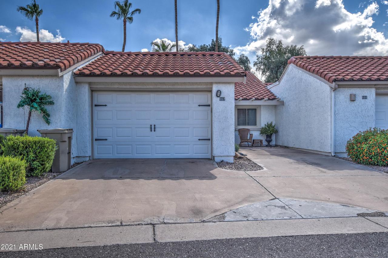 667 Leisure World, Mesa, AZ 85206