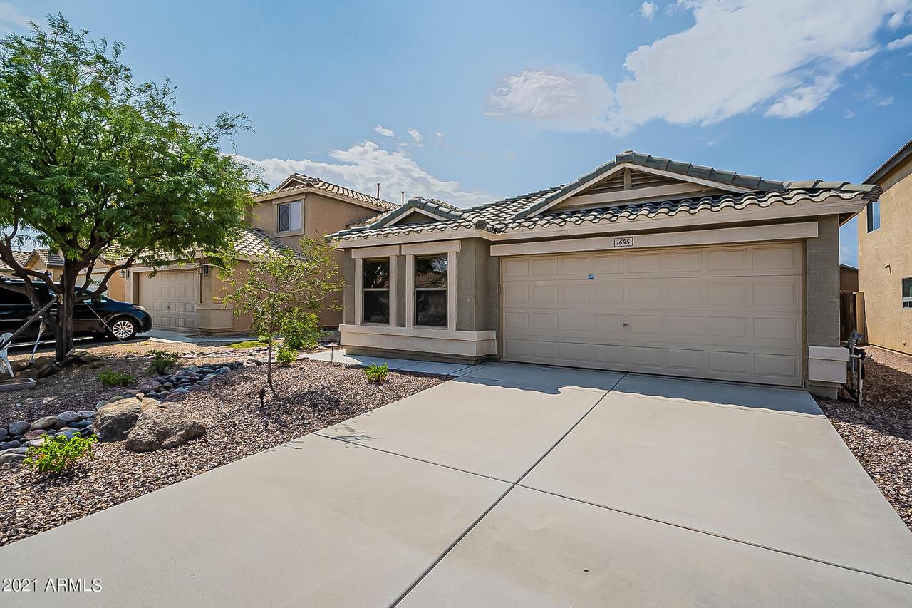 1695 E Jeanne Ln., San Tan Valley, AZ 85140