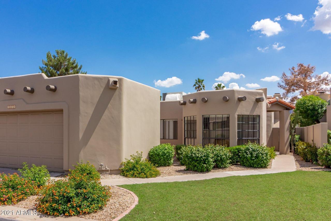 4075 E Round Hill Dr., Phoenix, AZ 85028