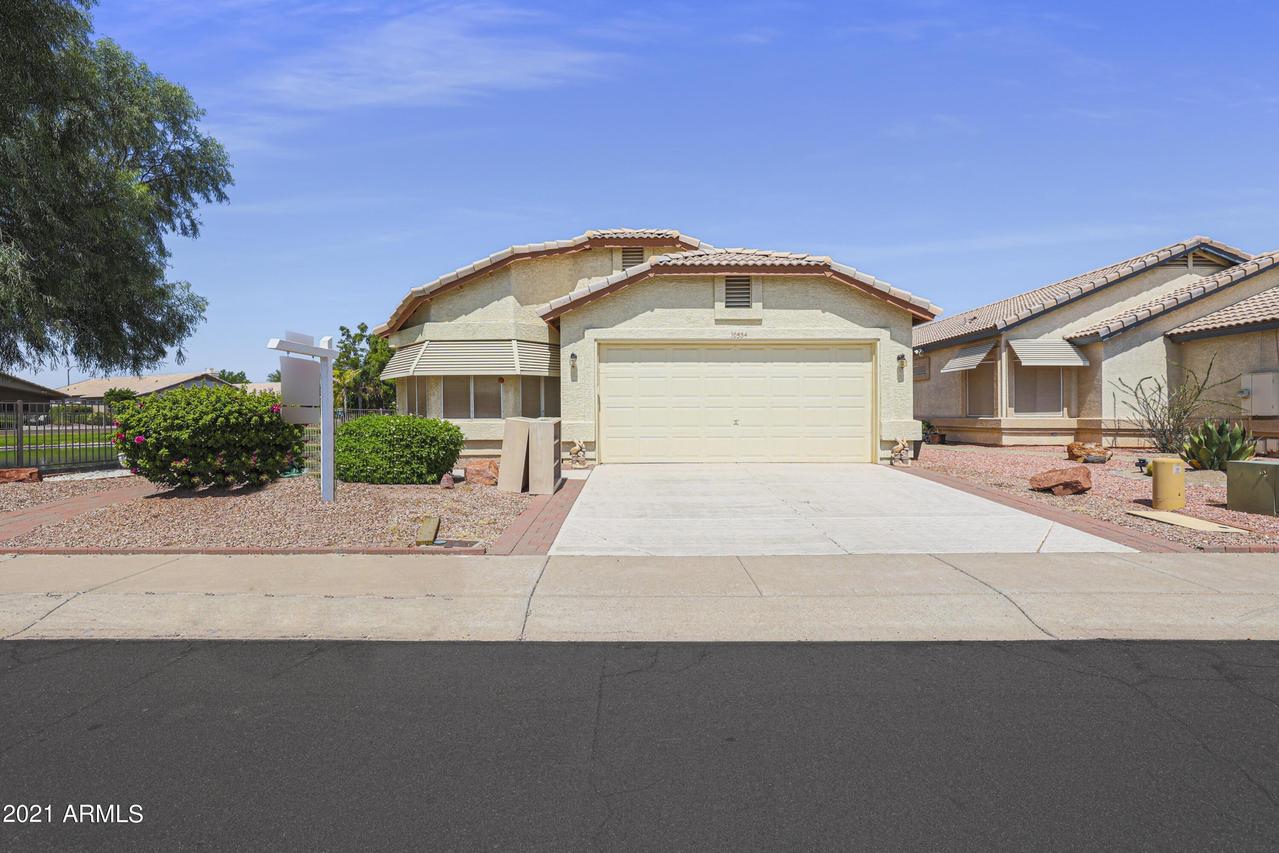 10534 W Yukon Dr., Peoria, AZ 85382