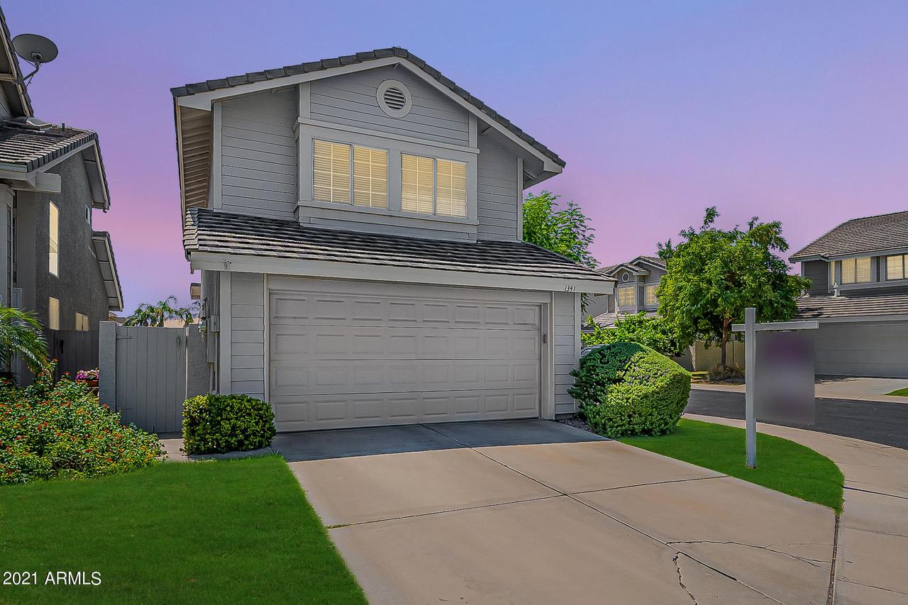 1341 W Windrift Way, Gilbert, AZ 85233