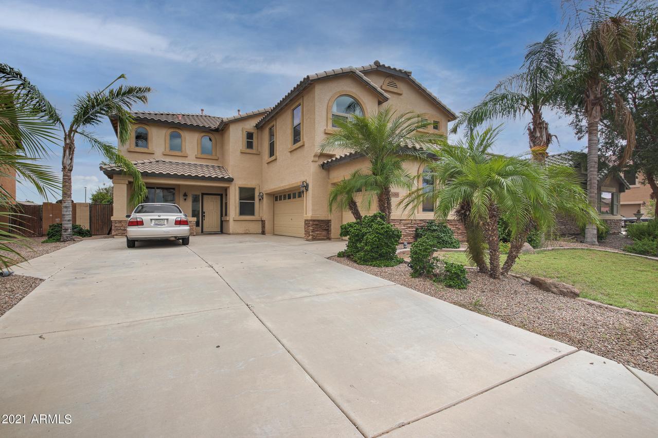 1083 E Shari St., San Tan Valley, AZ 85140