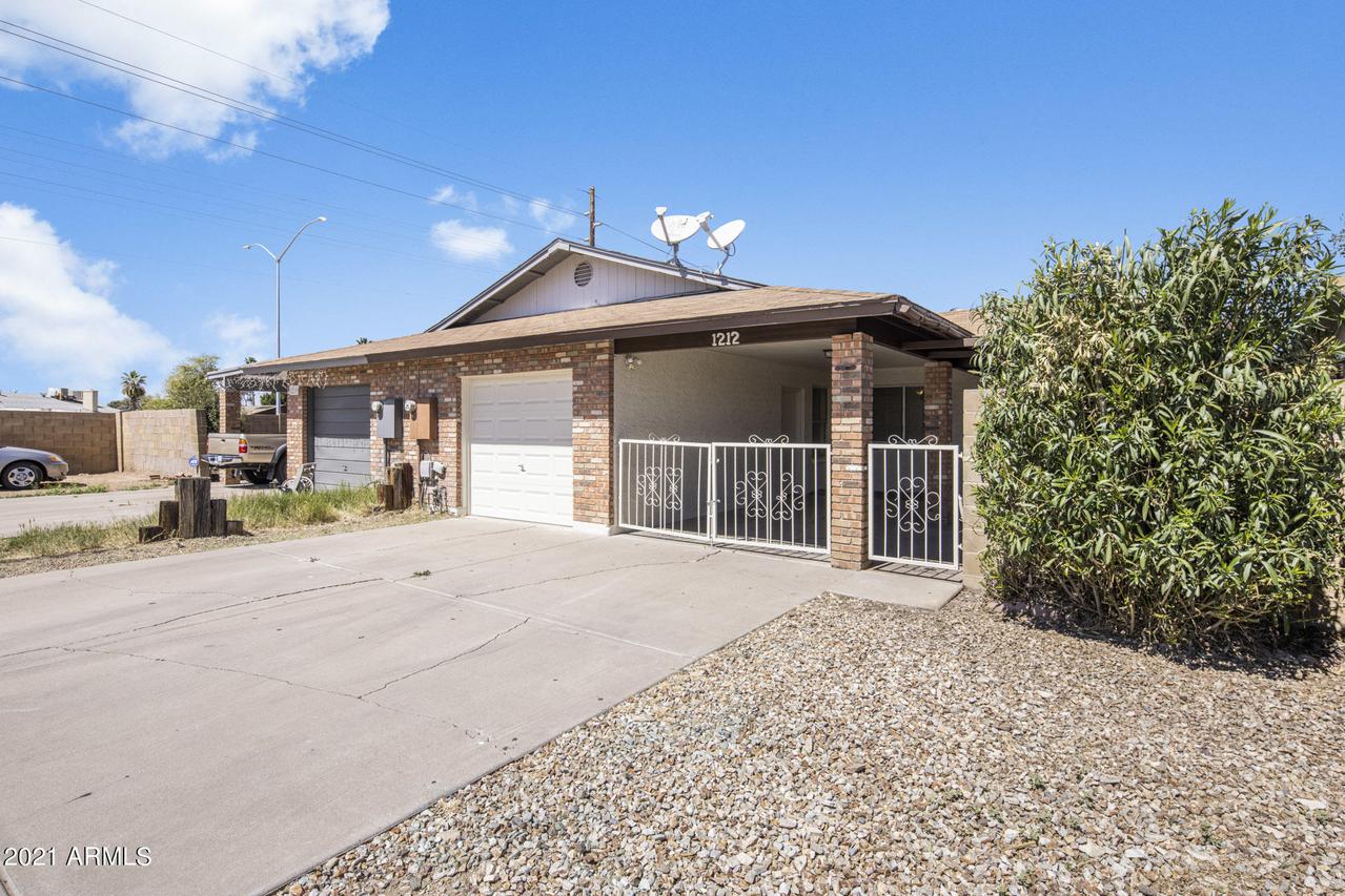 1212 E Harmony Cir., Mesa, AZ 85204