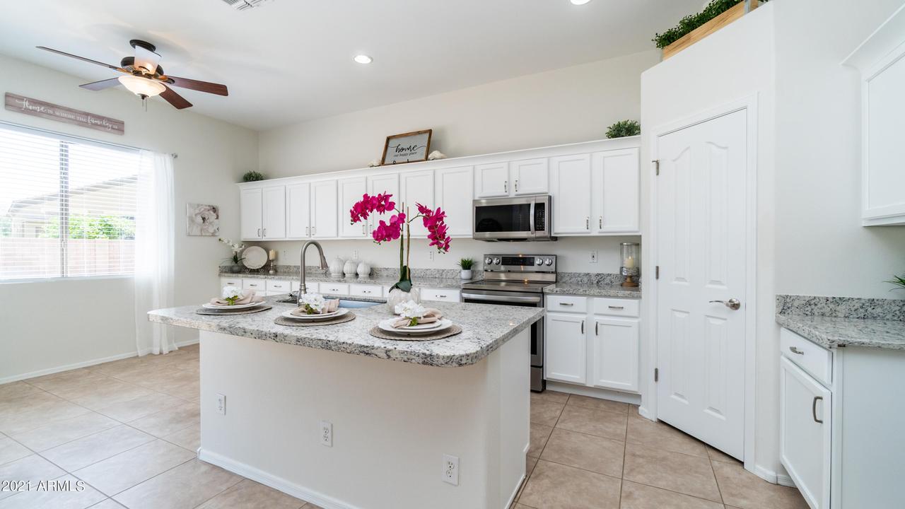 1739 E Beretta Pl., Chandler, AZ 85286