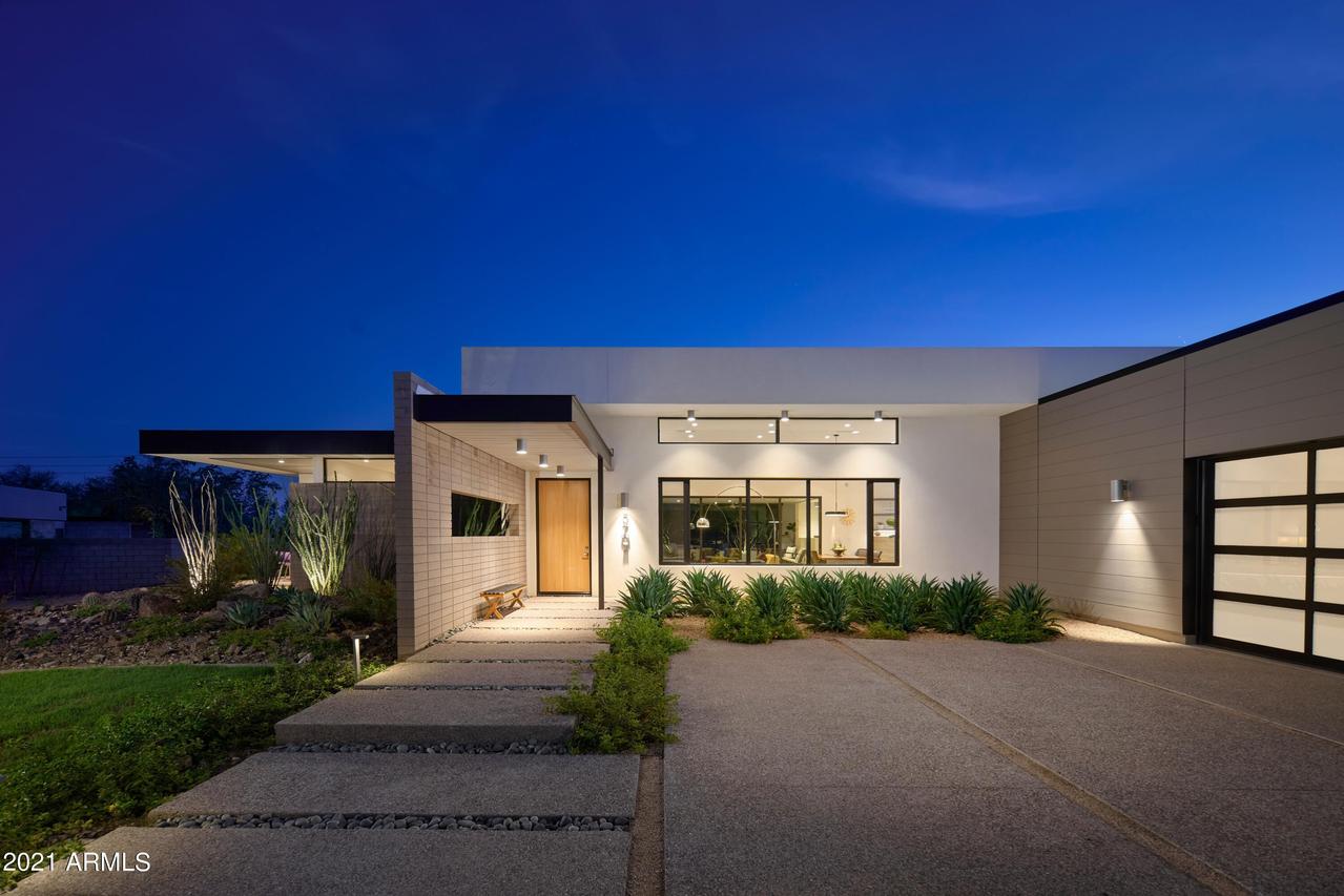 5702 N 30th St., Phoenix, AZ 85016