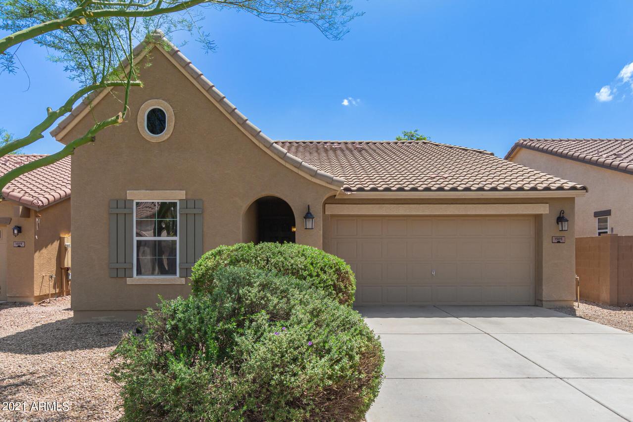 1505 E Lakeview Dr., San Tan Valley, AZ 85143