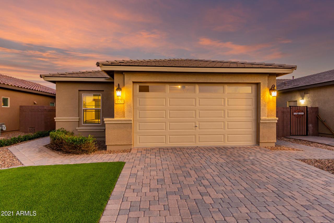 1401 W Spine Tree Ave., San Tan Valley, AZ 85140