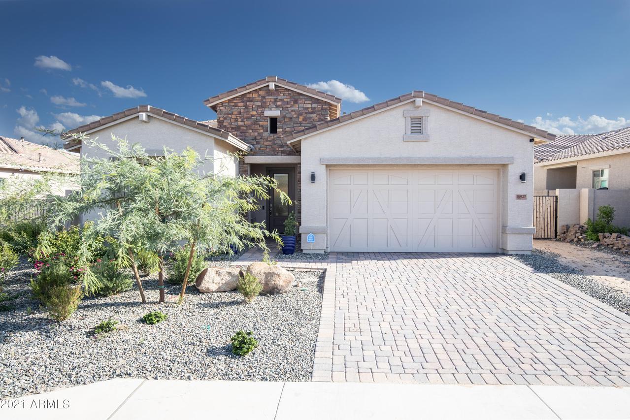 18927 W Medlock Dr., Litchfield Park, AZ 85340