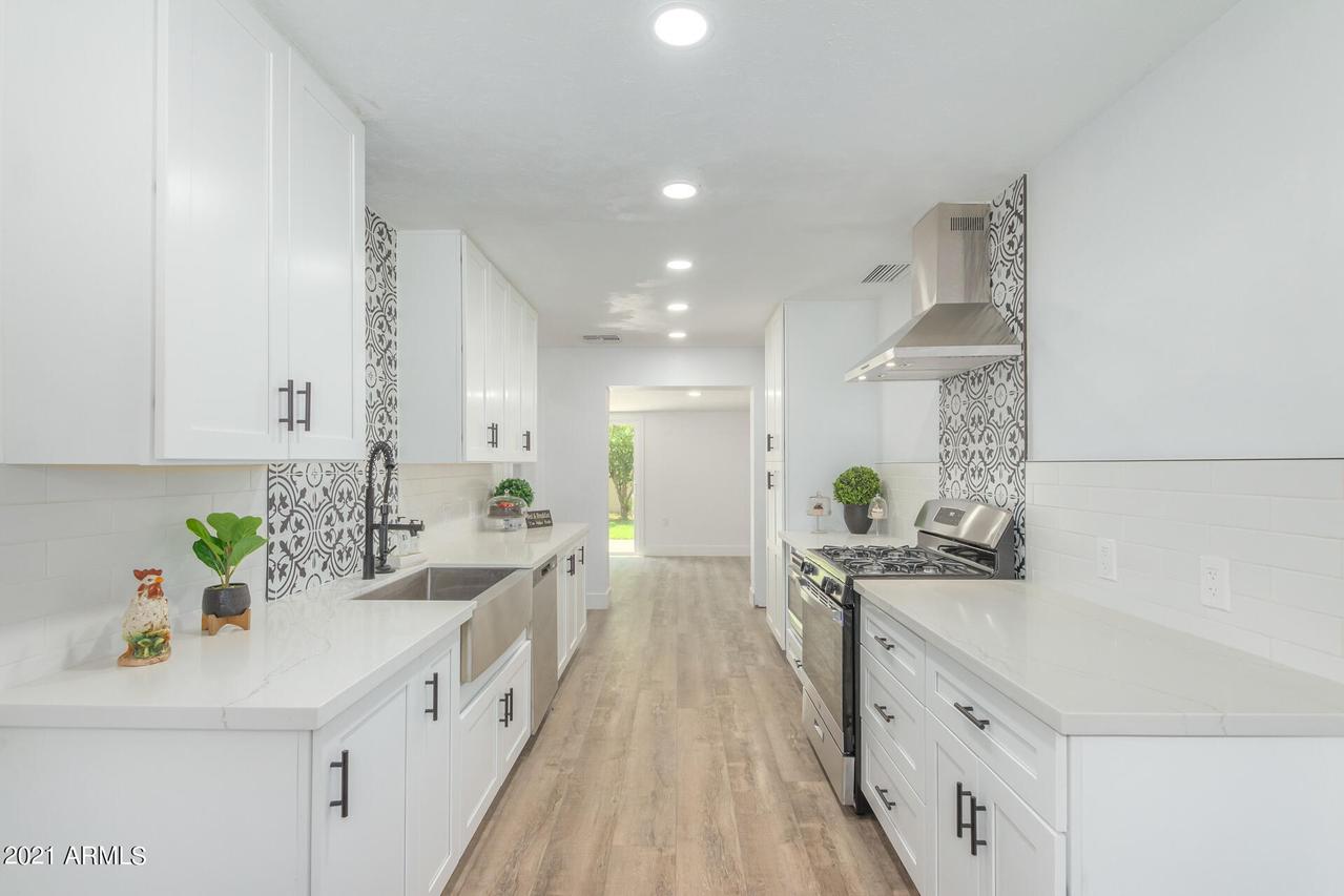 1023 E Rose Ln., Phoenix, AZ 85014