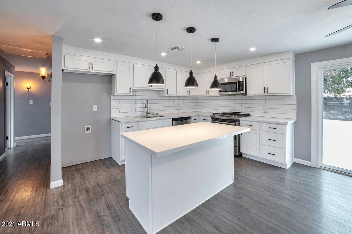 14015 N 37th Pl., Phoenix, AZ 85032