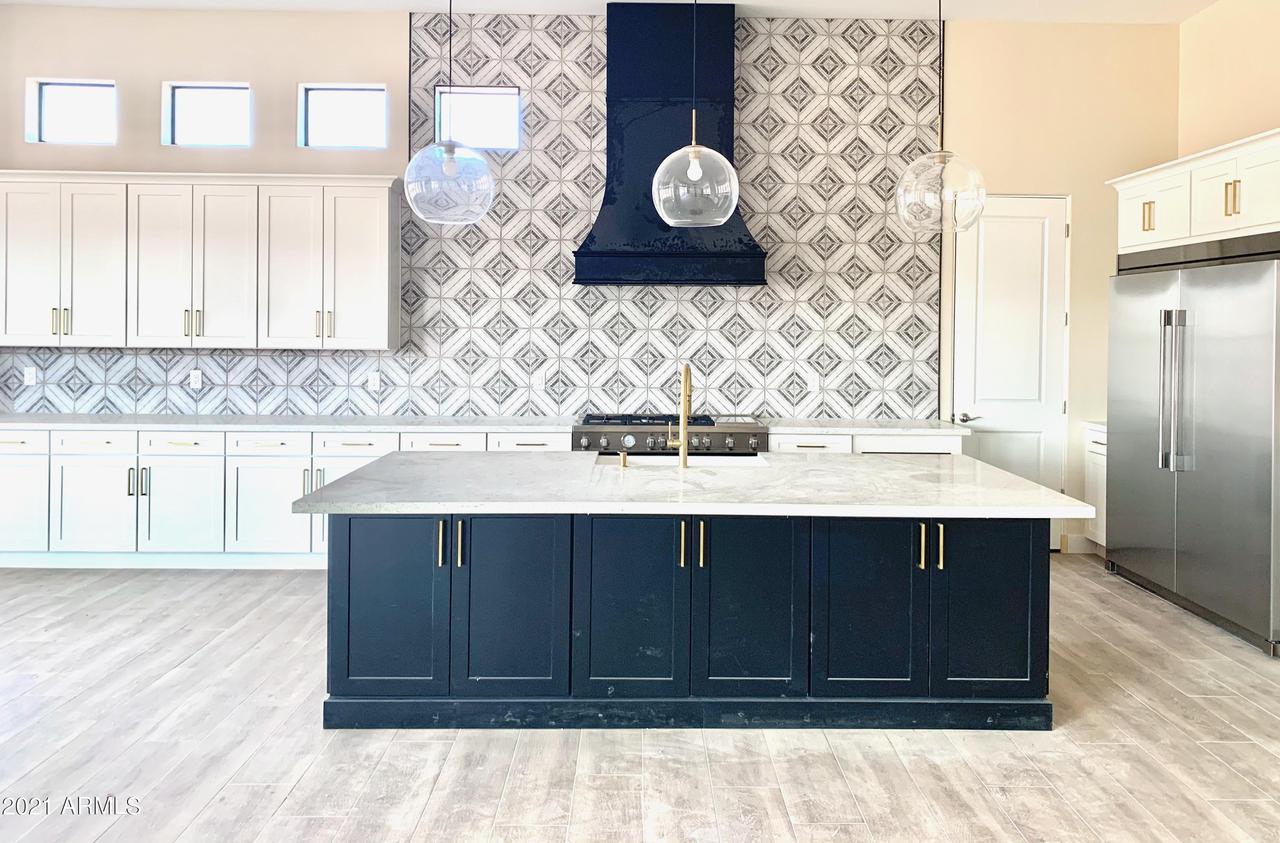 1424 E Red Range Way, Phoenix, AZ 85085