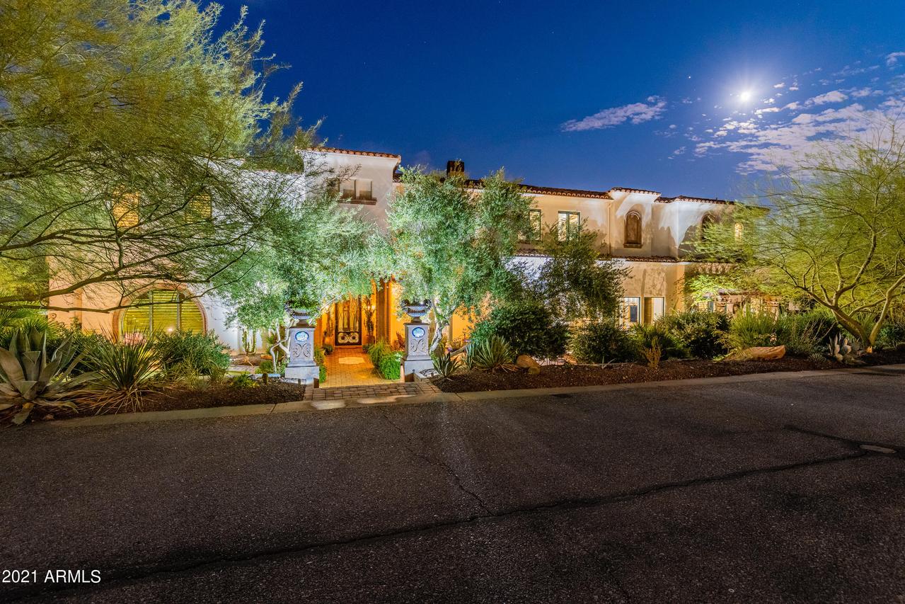 6221 W Saguaro Park Ln., Glendale, AZ 85310
