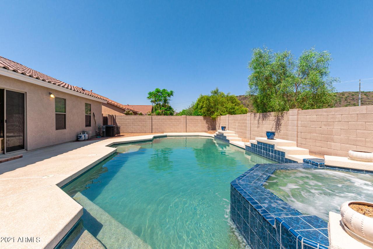 3118 W Mark Ln., Phoenix, AZ 85083