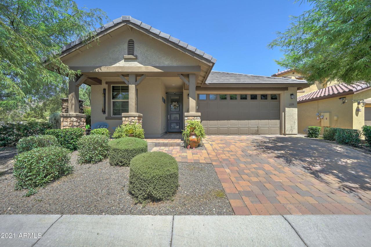 2206 E Flandreau Rd., Phoenix, AZ 85024