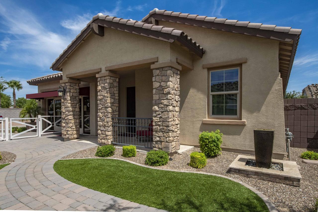 232 W Cucumber Tree Ave., Queen Creek, AZ 85140