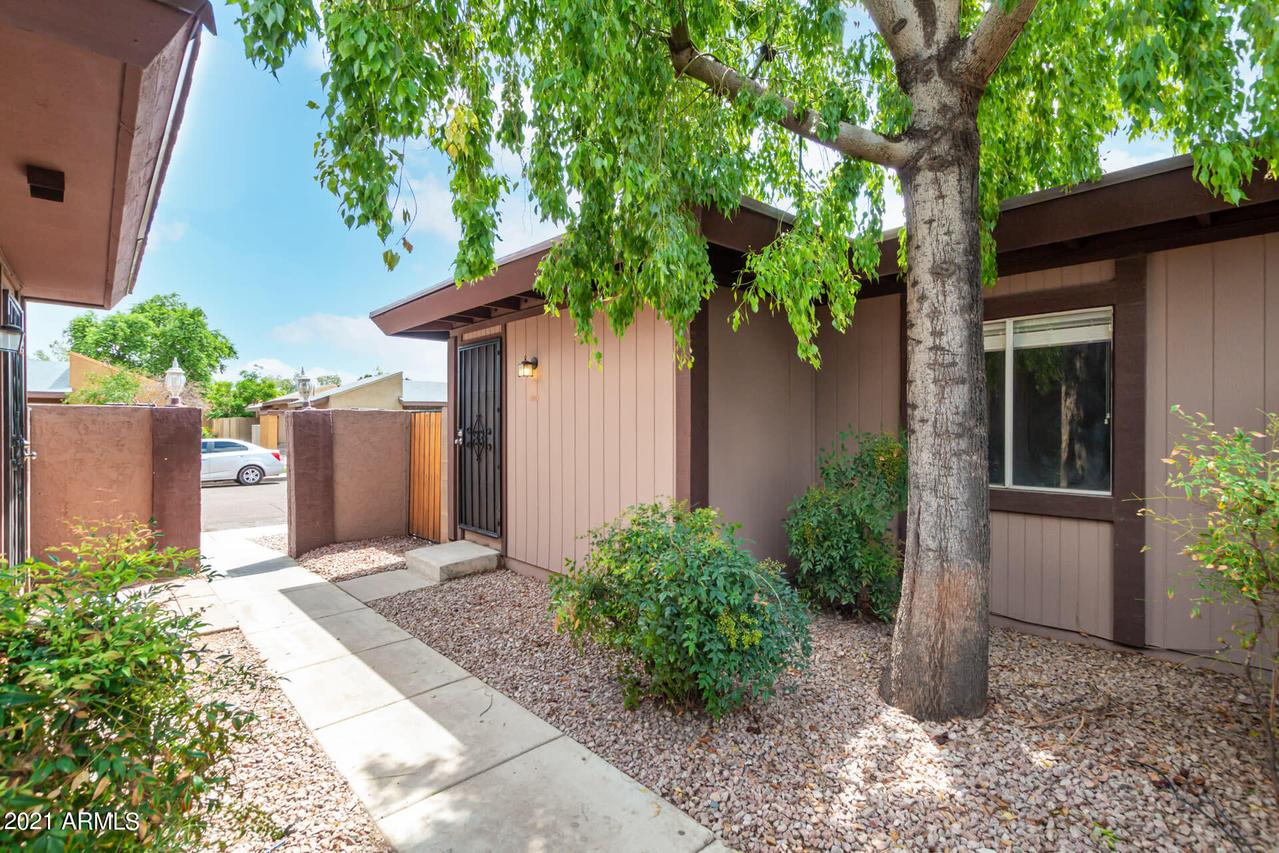 916 S Hacienda Dr. #A, Tempe, AZ 85281