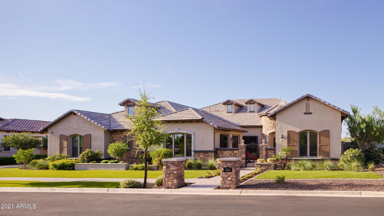 3232 E Knoll Cir., Mesa, AZ 85213