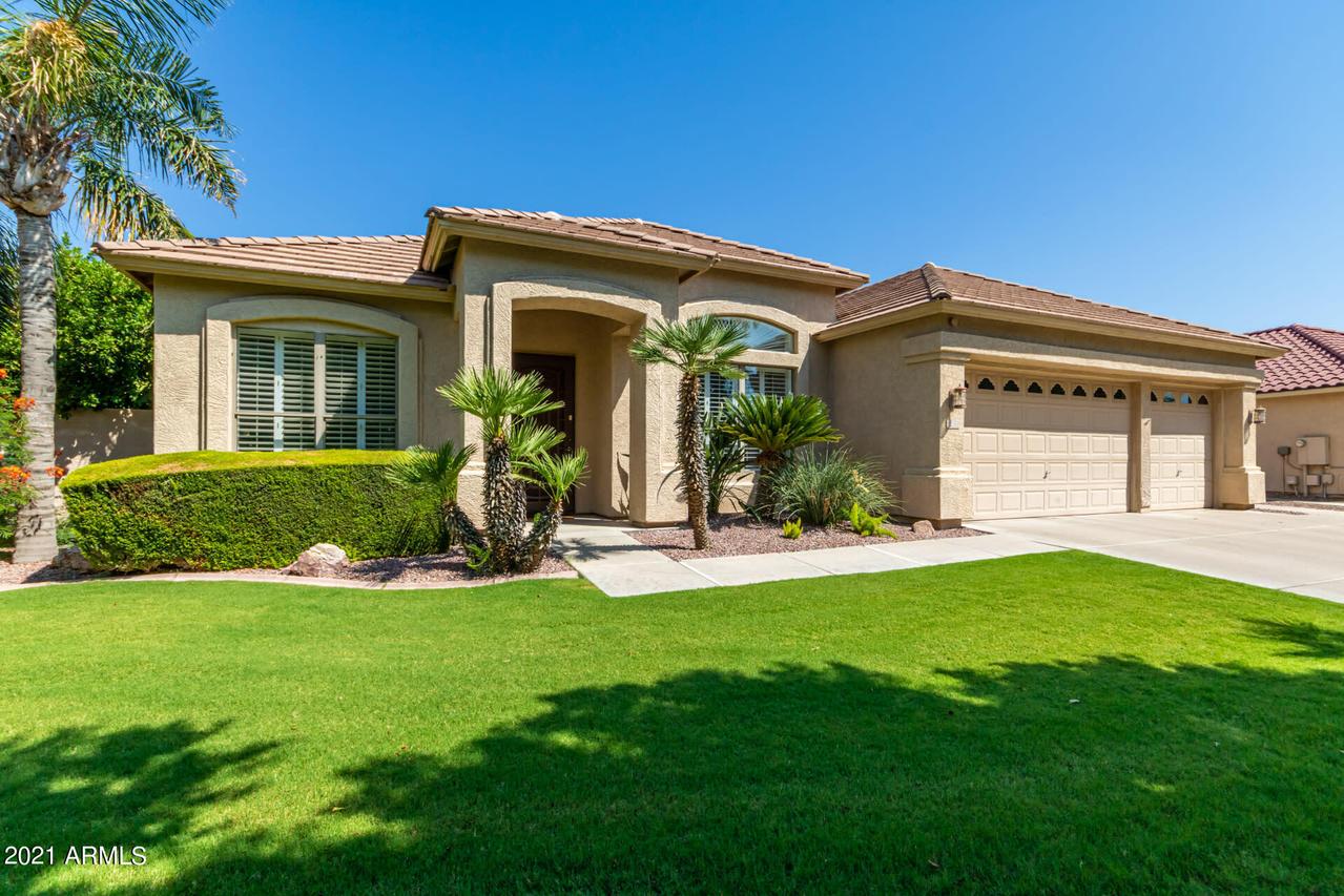 1570 W Bartlett Way, Chandler, AZ 85248