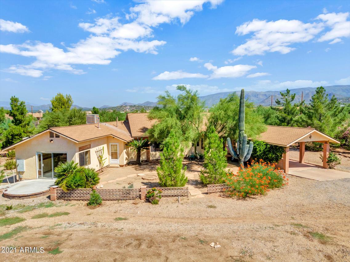 43230 N 18th St., New River, AZ 85087