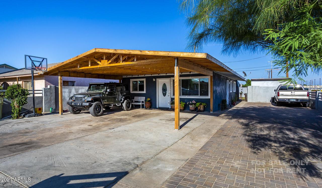 6501 N 52nd Dr., Glendale, AZ 85301