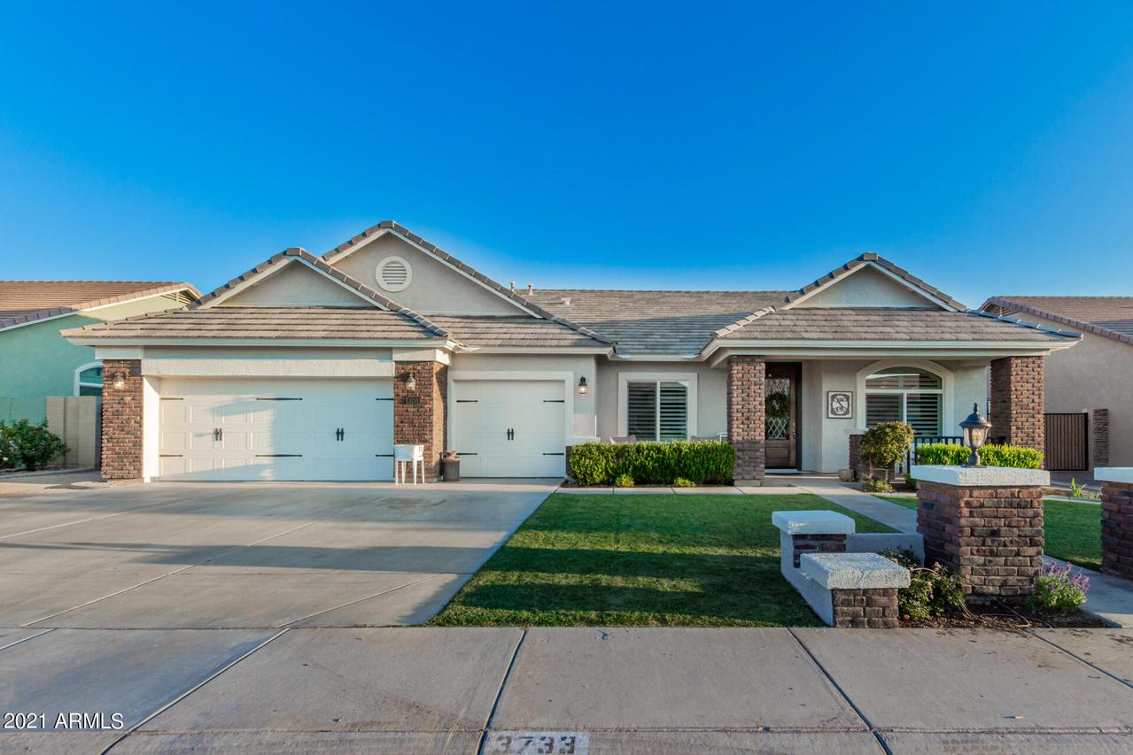 3733 E Meadow Mist Ln., San Tan Valley, AZ 85140