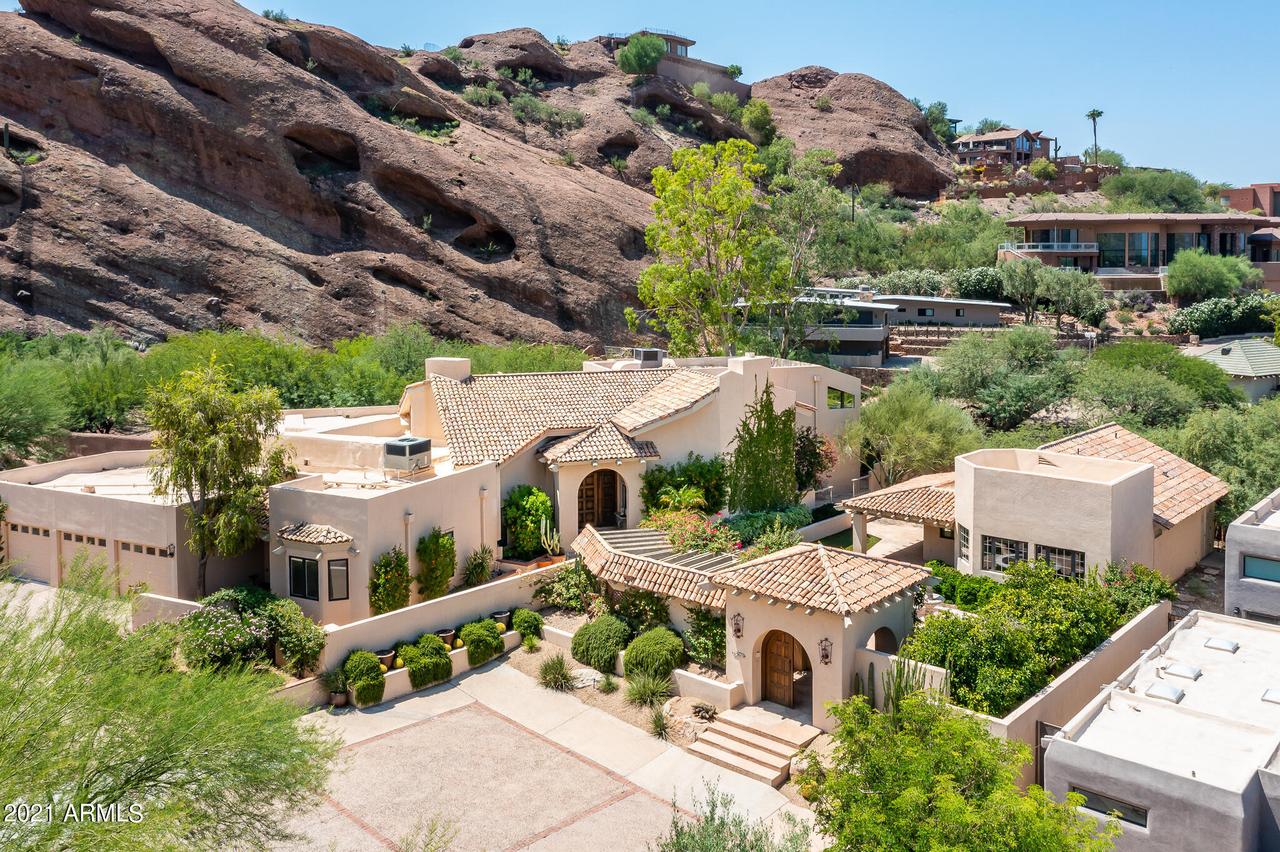 5670 N Echo Canyon Dr., Phoenix, AZ 85018