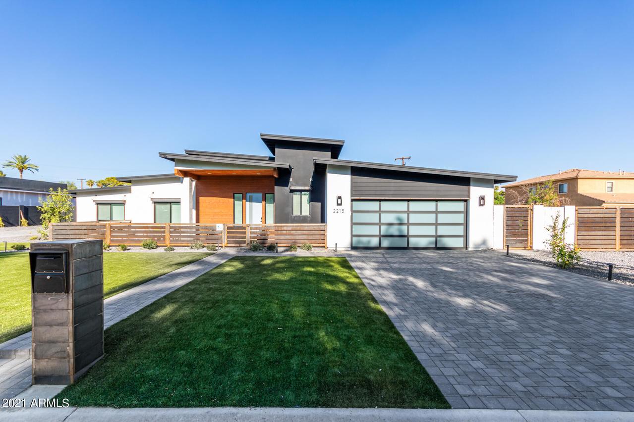 2215 N 38th Way, Phoenix, AZ 85008