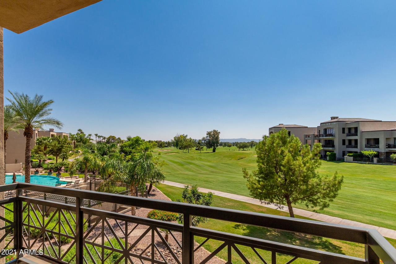 8 Biltmore Estate #204, Phoenix, AZ 85016