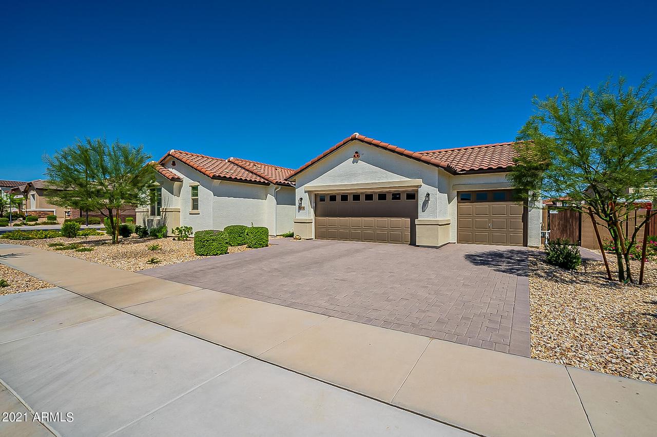 18996 W Clinton St., Surprise, AZ 85388