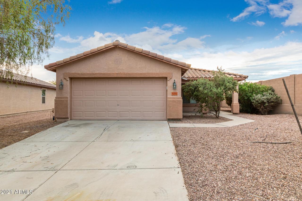 5202 S Dove Hollow, Buckeye, AZ 85326