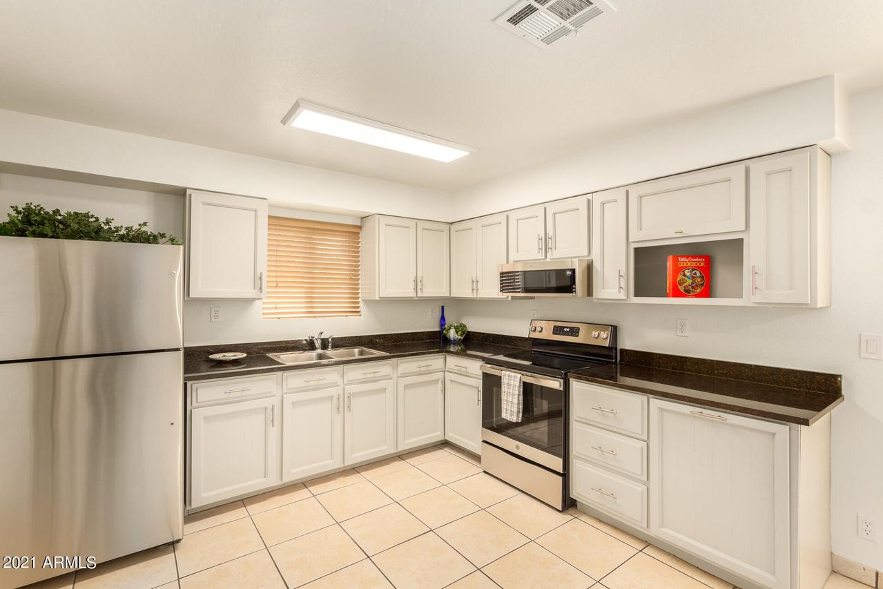 2513 E Campo Bello Dr., Phoenix, AZ 85032