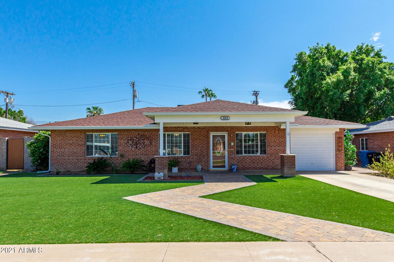 2213 E Monterosa St., Phoenix, AZ 85016