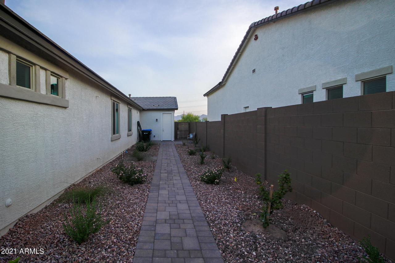 8022 W Wood Ln., Phoenix, AZ 85043