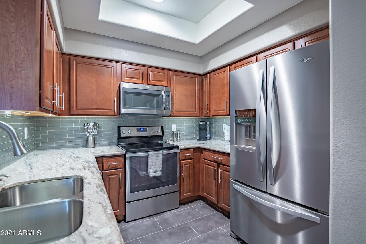9151 W Greenway Rd. #128, Peoria, AZ 85381