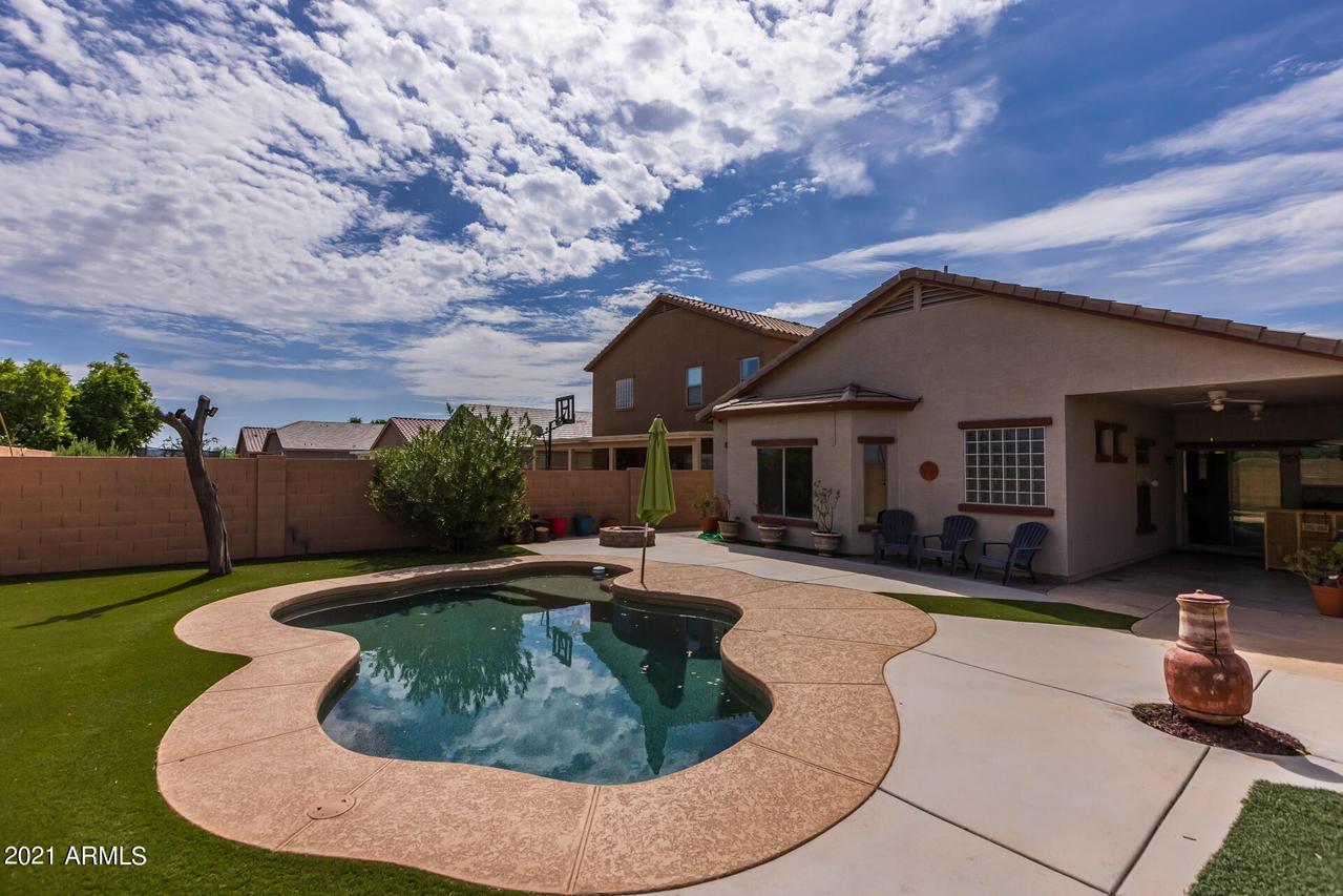 3448 E Silversmith Tr., San Tan Valley, AZ 85143
