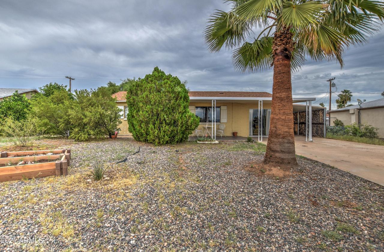120 Debs Cir., Morristown, AZ 85342