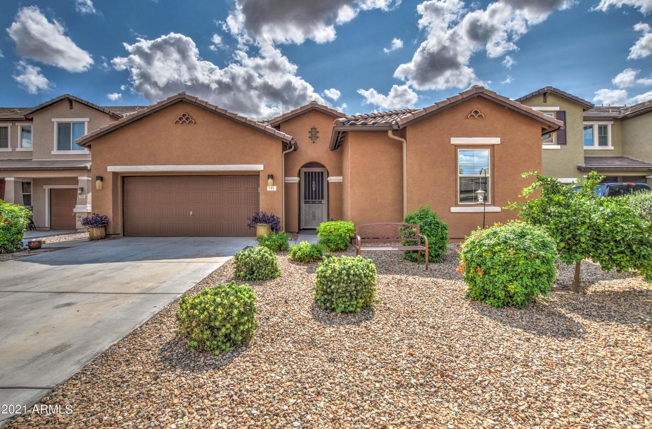 741 W Desert Glen Dr., San Tan Valley, AZ 85143