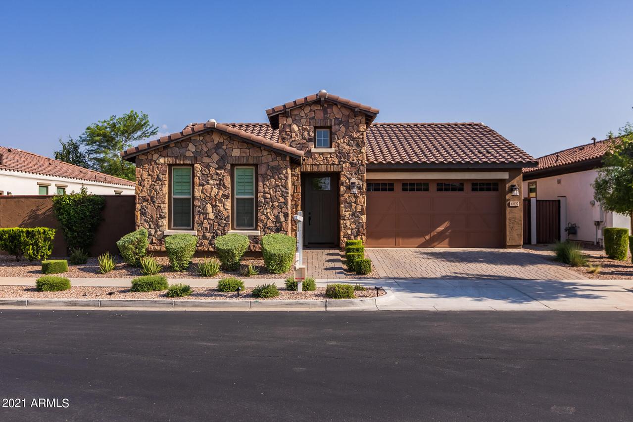 10327 E Durant Dr., Mesa, AZ 85212