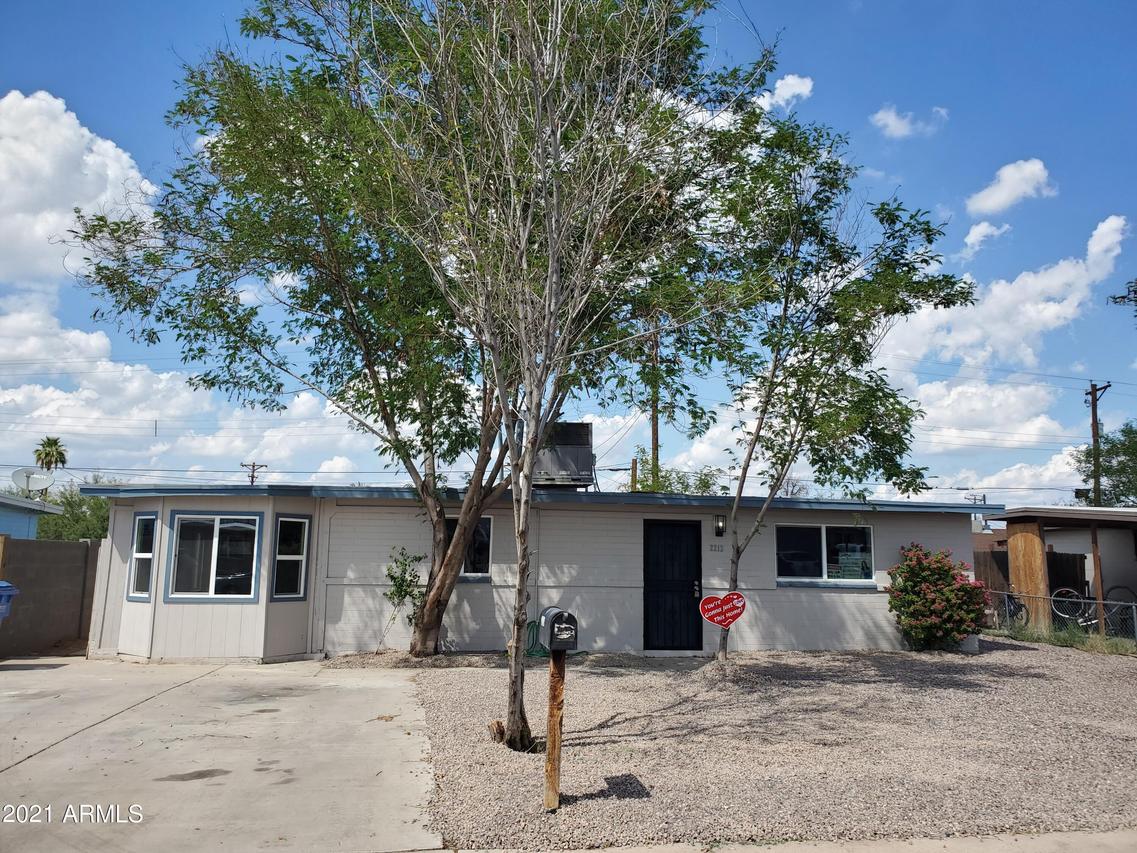 2212 E Lynne Ln., Phoenix, AZ 85042