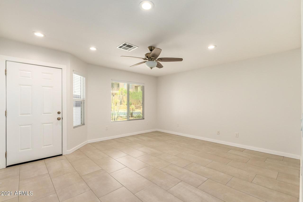 1225 E Cholla St., Phoenix, AZ 85020