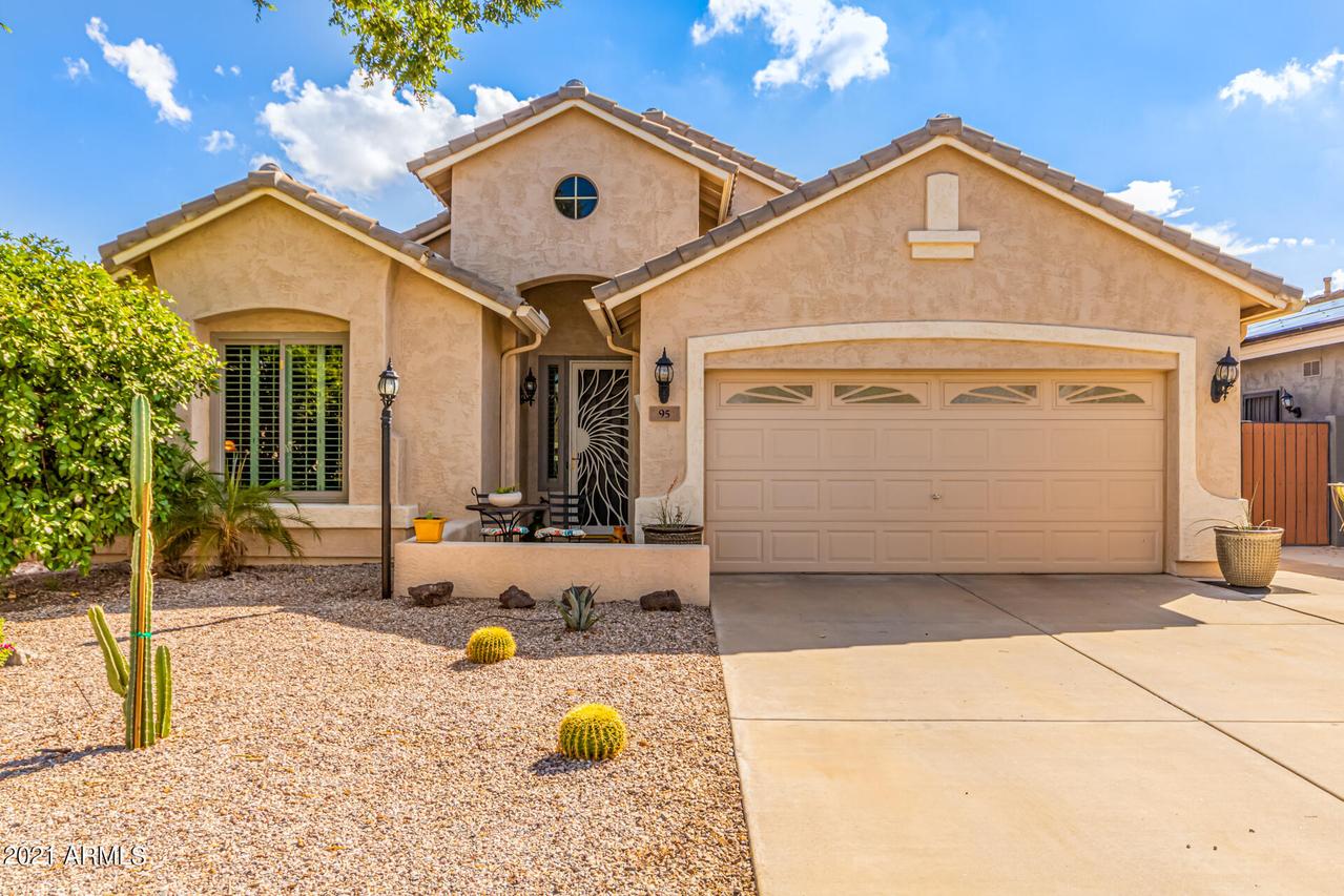 95 E Rock Wren Dr., San Tan Valley, AZ 85143