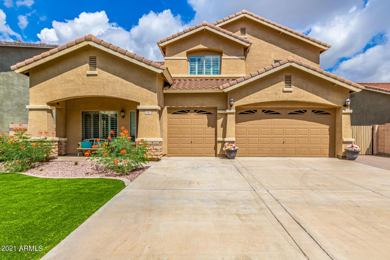 940 E Chelsea Dr., San Tan Valley, AZ 85140