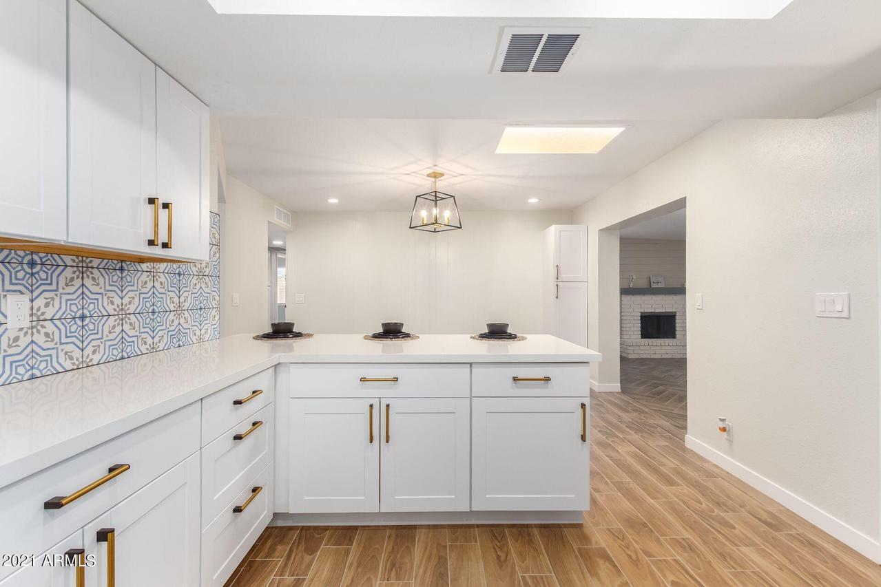 2323 E Enrose St., Mesa, AZ 85213