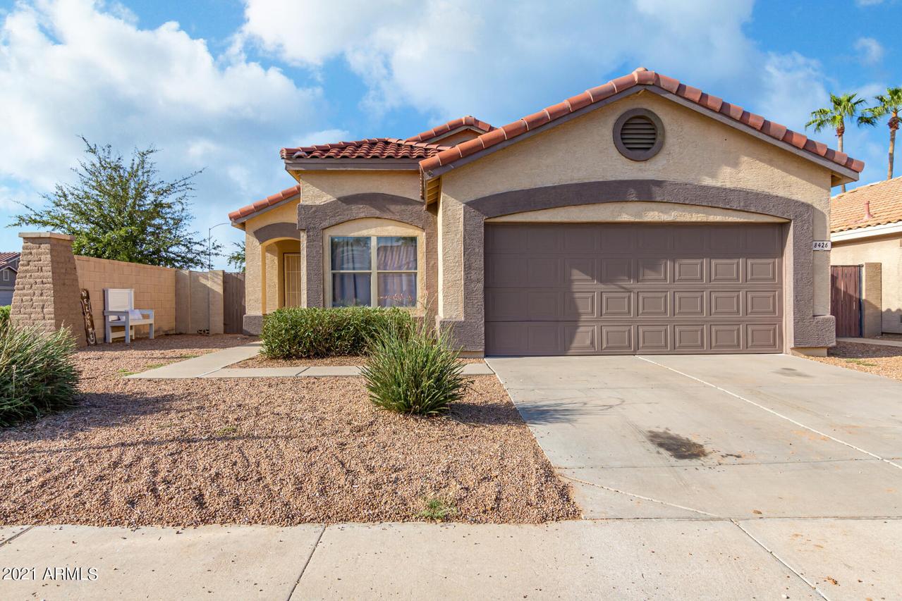 8426 E Navarro Cir., Mesa, AZ 85209