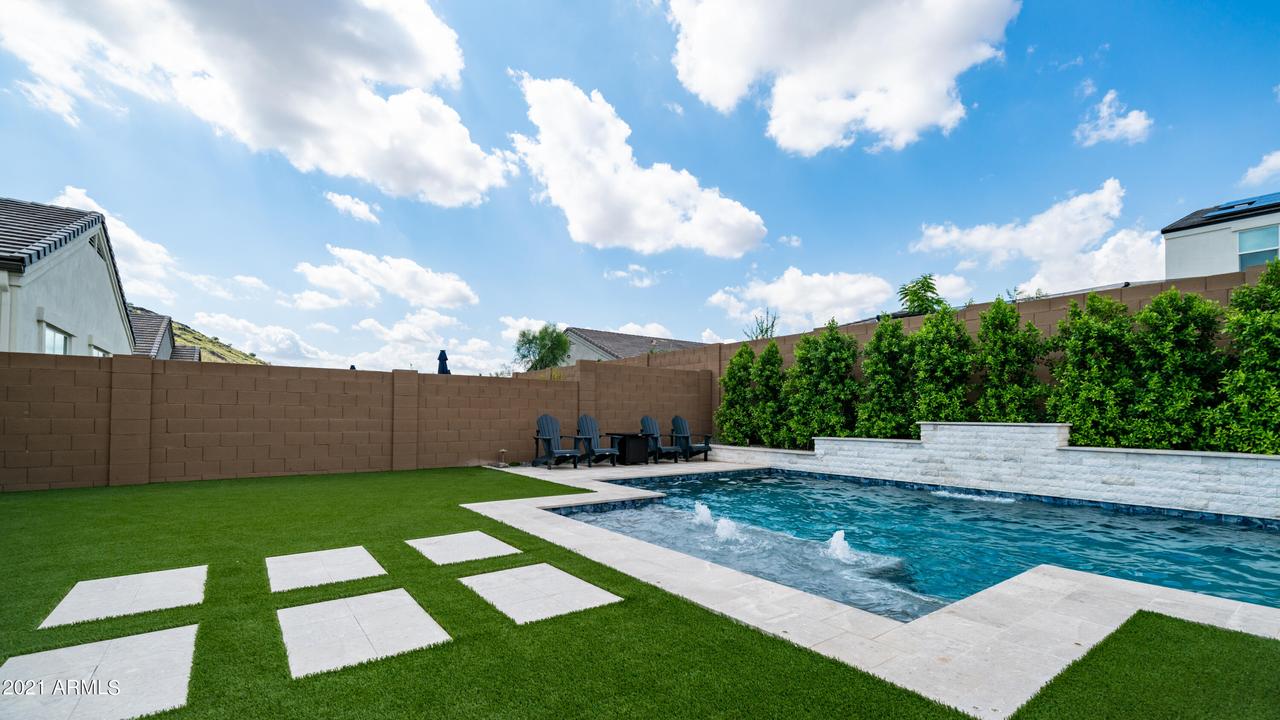 2046 E Charlotte Dr., Phoenix, AZ 85024