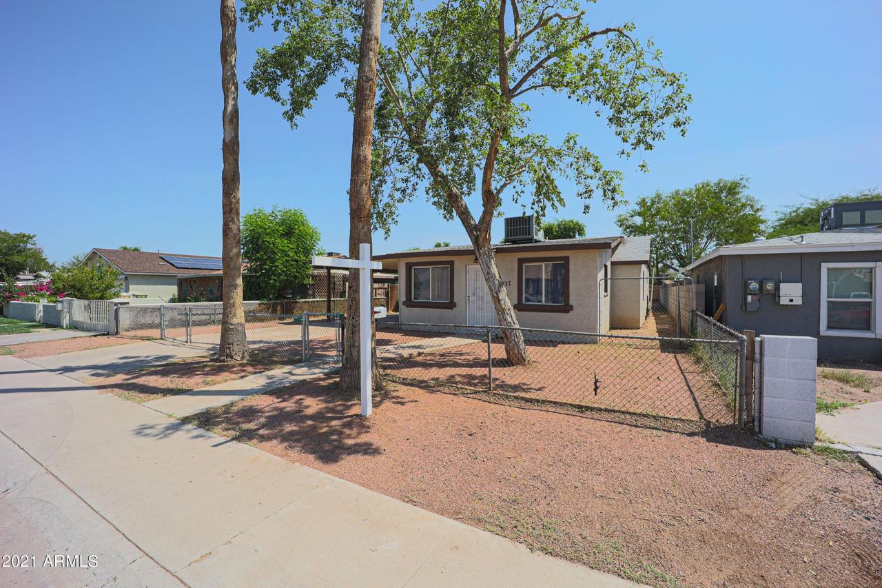 6517 N 53rd Ave., Glendale, AZ 85301