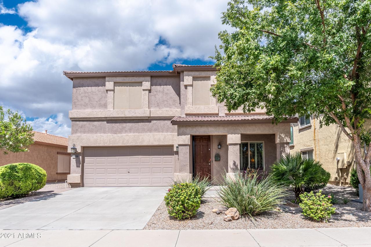 1186 E Country Crossing Way, San Tan Valley, AZ 85143