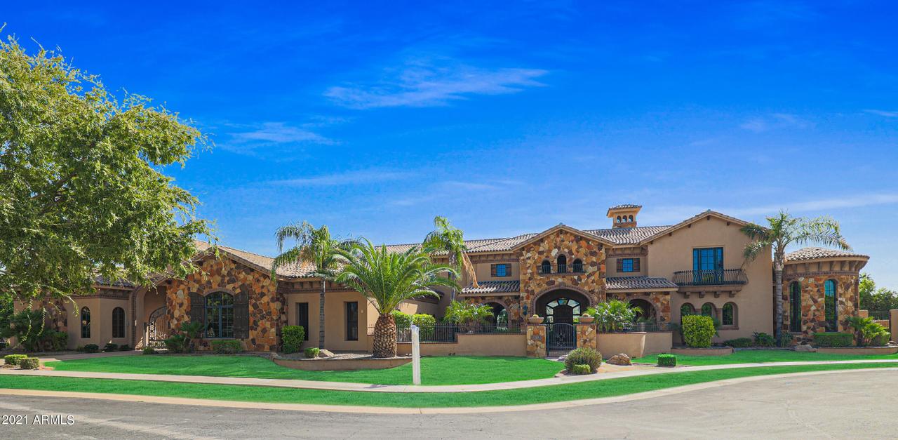 3813 E Kenwood St., Mesa, AZ 85215